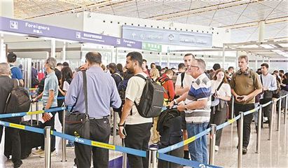 新快报 过境免签政策带动入境旅游，“中国之旅”火爆全球社交媒体